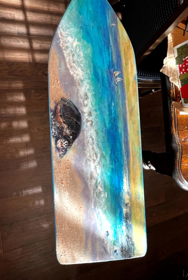 Sandy Turtle Oar (2024). Acrylic and sugar on wood